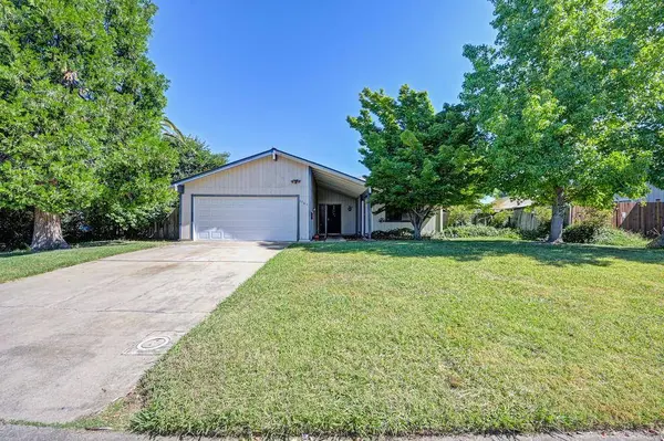 8583 Fairlawn CT, Sacramento, CA 95828