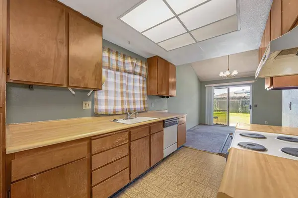 8583 Fairlawn CT, Sacramento, CA 95828