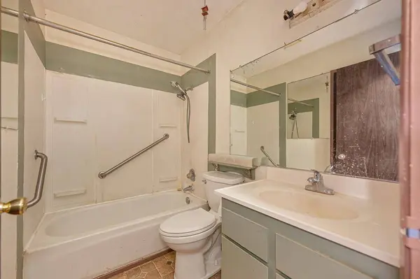 8583 Fairlawn CT, Sacramento, CA 95828