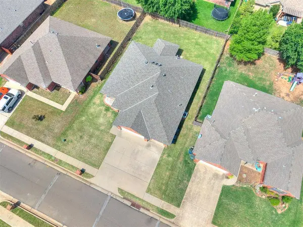 2129 Appalachian TRL, Edmond, OK 73003