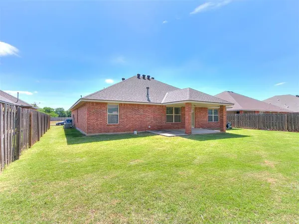 2129 Appalachian TRL, Edmond, OK 73003