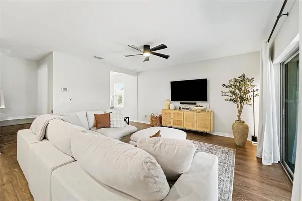 5463 LITTLE STREAM LN, Wesley Chapel, FL 33545