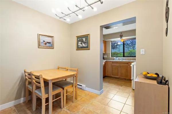 309 Moilliet St S #7, Parksville, BC V9P 1N1