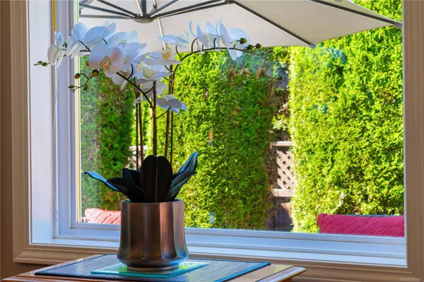 467 Schley Pl, Qualicum Beach, BC V9K 2L5