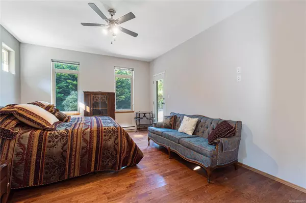 1880 Pierce Way, Qualicum Beach, BC V9K 2V1