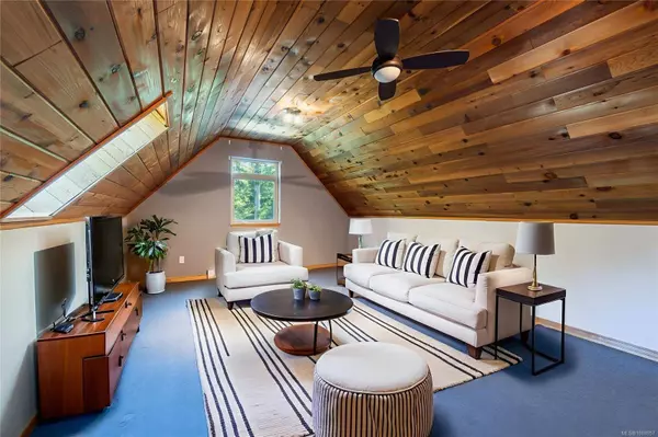 1880 Pierce Way, Qualicum Beach, BC V9K 2V1