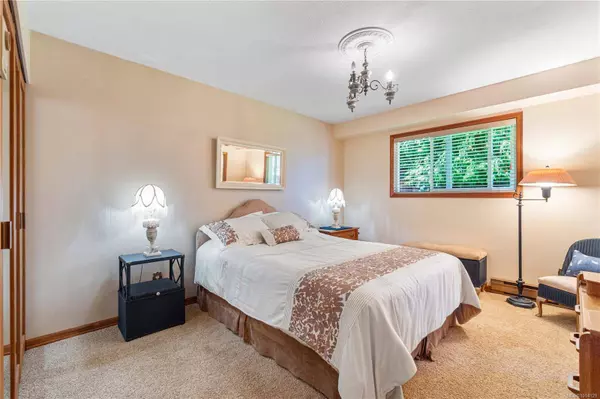 694 Wedgewood Cres, Parksville, BC V9P 1B6