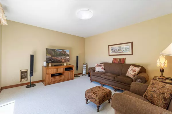 694 Wedgewood Cres, Parksville, BC V9P 1B6