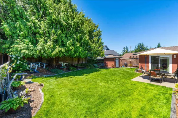 694 Wedgewood Cres, Parksville, BC V9P 1B6