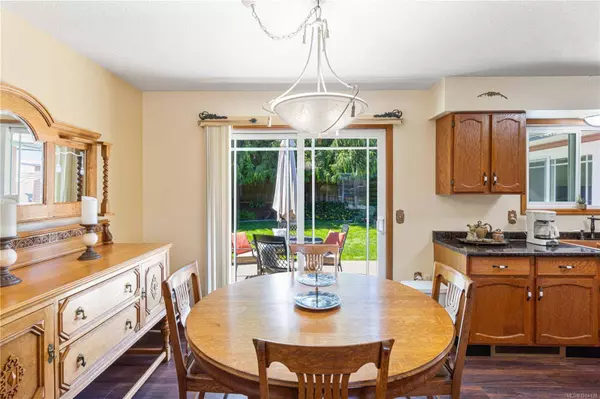 694 Wedgewood Cres, Parksville, BC V9P 1B6