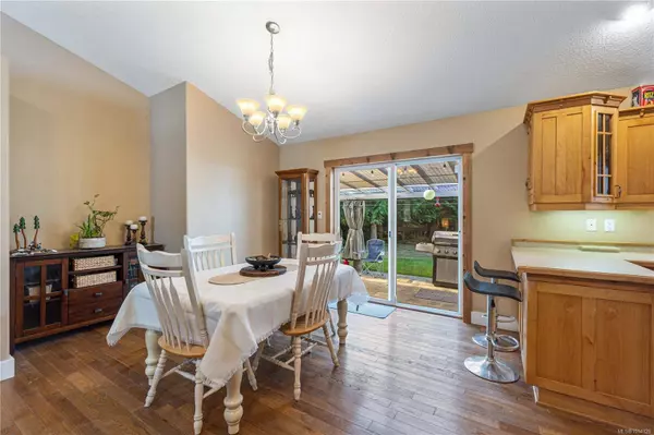 1780 Ashling Rd, Qualicum Beach, BC V9K 2V1