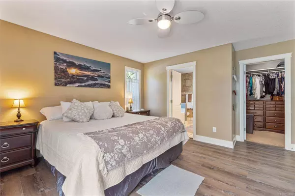 1780 Ashling Rd, Qualicum Beach, BC V9K 2V1