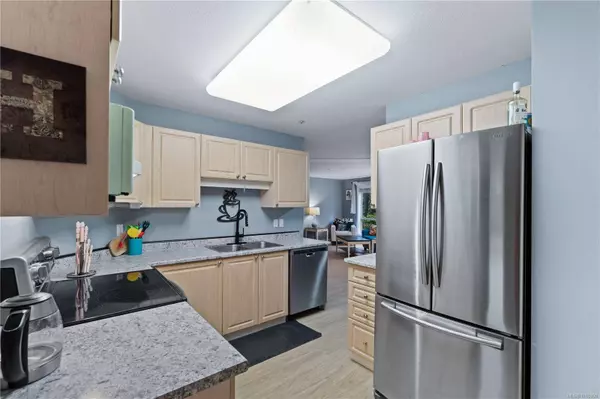 335 Hirst Ave W #108, Parksville, BC V9P 2R5