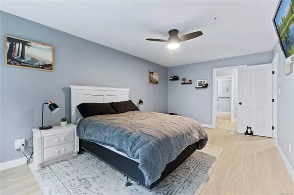 335 Hirst Ave W #108, Parksville, BC V9P 2R5