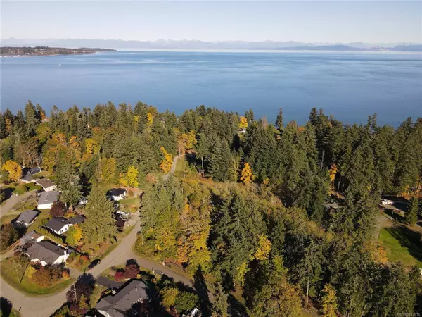 Lot 4 Island Hwy S, Royston, BC V9N 9T1