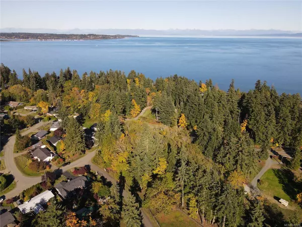 Lot 4 Island Hwy S, Royston, BC V9N 9T1