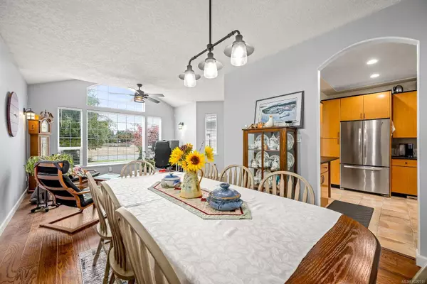 589 Monarch Dr, Courtenay, BC V9N 8R7