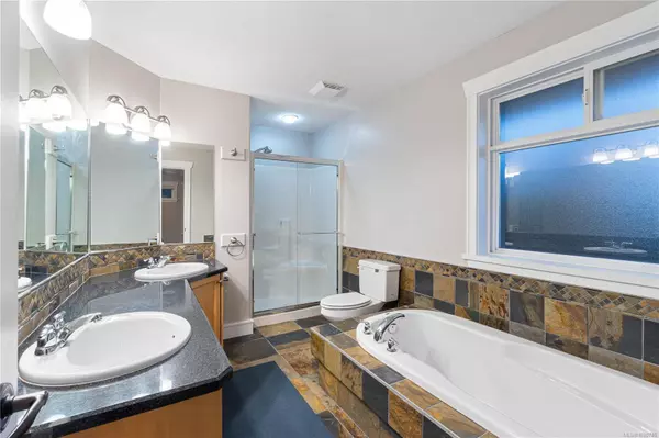 610 Forsyth Ave, Parksville, BC V9P 1G9