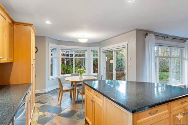 610 Forsyth Ave, Parksville, BC V9P 1G9