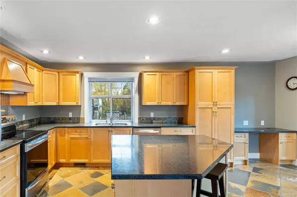 610 Forsyth Ave, Parksville, BC V9P 1G9