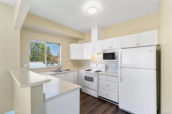 125 McCarter St #207, Parksville, BC V9P 2H6