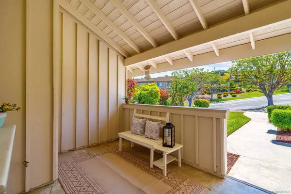 17465 Plaza Del Curtidor #207, San Diego, CA 92128