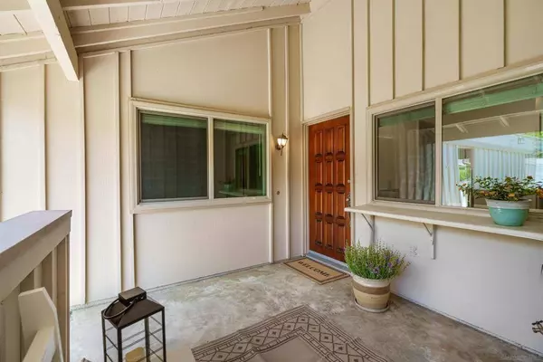 17465 Plaza Del Curtidor #207, San Diego, CA 92128