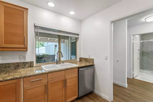 17465 Plaza Del Curtidor #207, San Diego, CA 92128