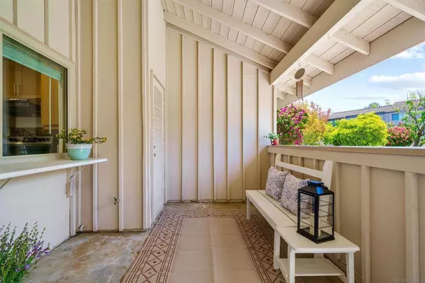 17465 Plaza Del Curtidor #207, San Diego, CA 92128