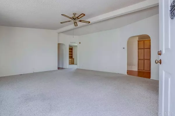 652 Via Santa Paulo, Vista, CA 92081