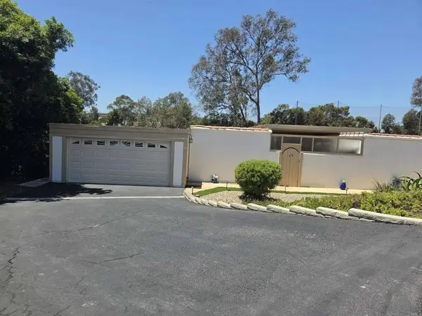 3621 Vista Campana S #12, Oceanside, CA 92057