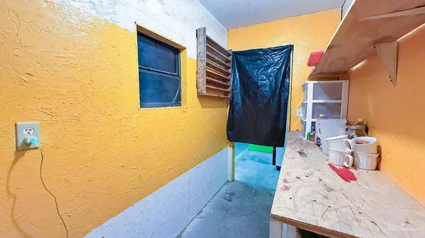612 N FM 2360, La Grulla, TX 78582