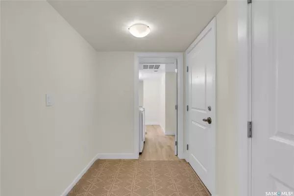 318 108th STREET W #103, Saskatoon, SK S7N 1P8