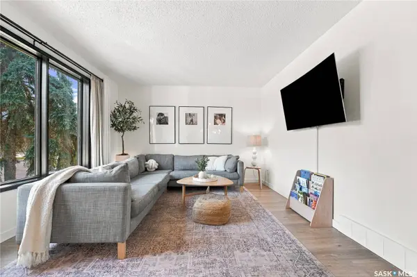 423 Russell RD, Saskatoon, SK S7K 7A8