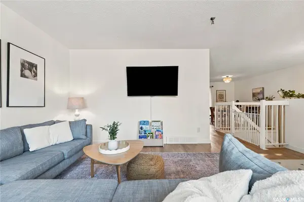 423 Russell RD, Saskatoon, SK S7K 7A8