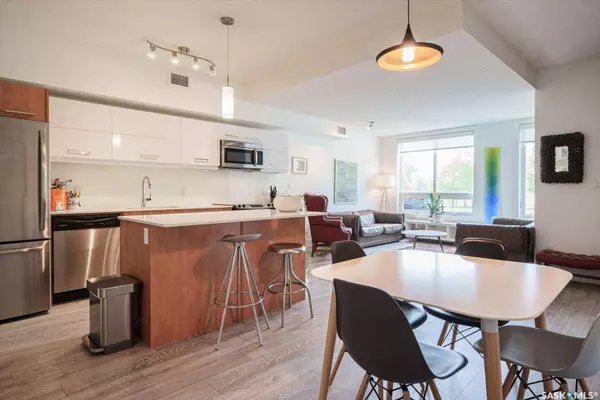 232 Sonnenschein WAY, Saskatoon, SK S7M 5N7