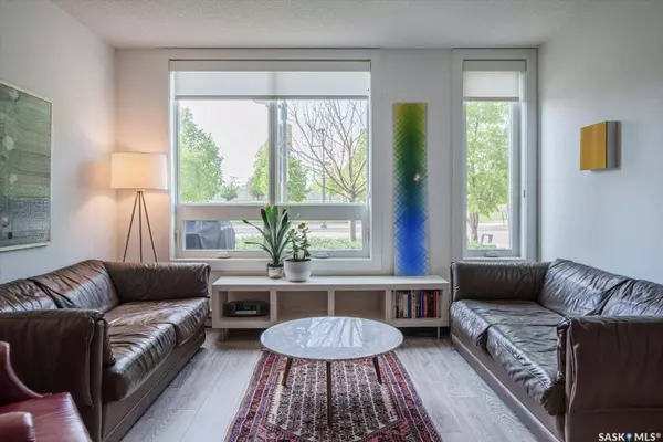 232 Sonnenschein WAY, Saskatoon, SK S7M 5N7