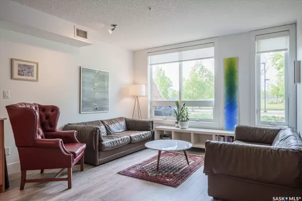 232 Sonnenschein WAY, Saskatoon, SK S7M 5N7