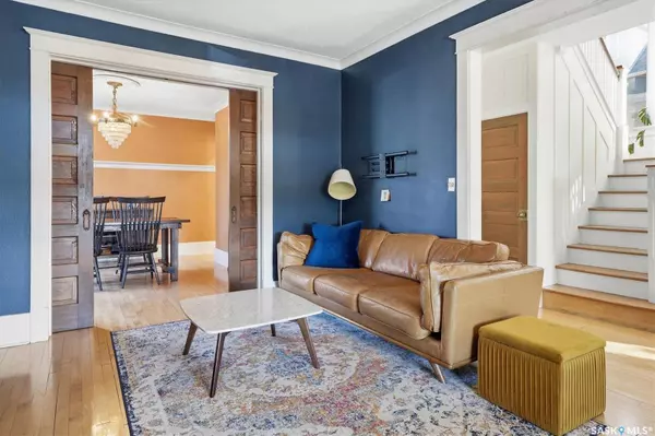 702 Queen STREET, Saskatoon, SK S7K 0M9