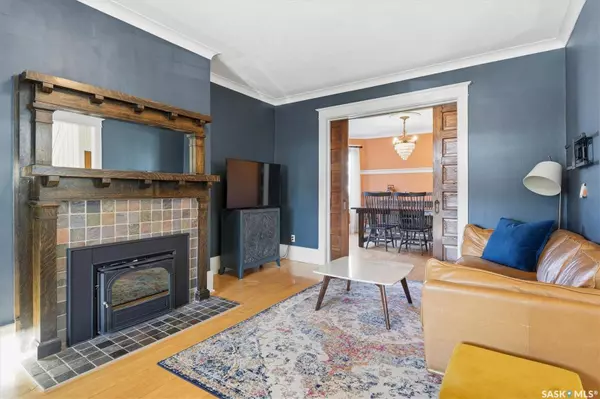 702 Queen STREET, Saskatoon, SK S7K 0M9