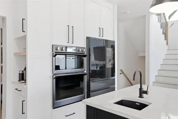 139 Woolf BEND, Saskatoon, SK S7W 1E6