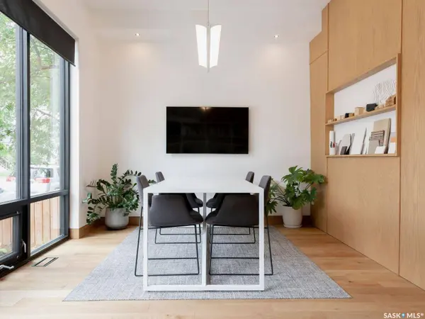 223 25th STREET W, Saskatoon, SK S7K 2J1