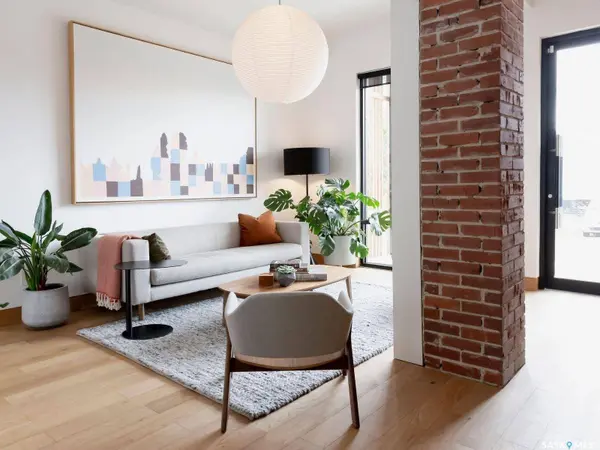 223 25th STREET W, Saskatoon, SK S7K 2J1