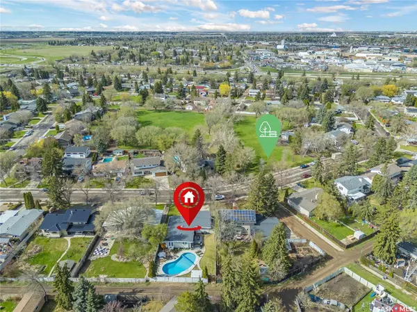 30 Cambridge CRESCENT, Saskatoon, SK S7H 3P8