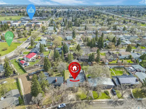 30 Cambridge CRESCENT, Saskatoon, SK S7H 3P8