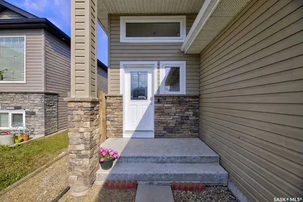 1114 Hargreaves WAY, Saskatoon, SK S7R 0H2