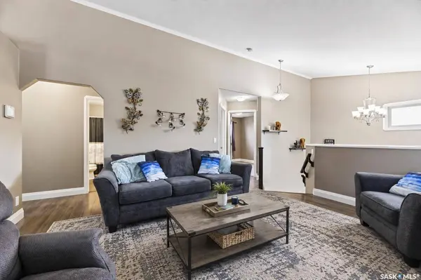 1114 Hargreaves WAY, Saskatoon, SK S7R 0H2
