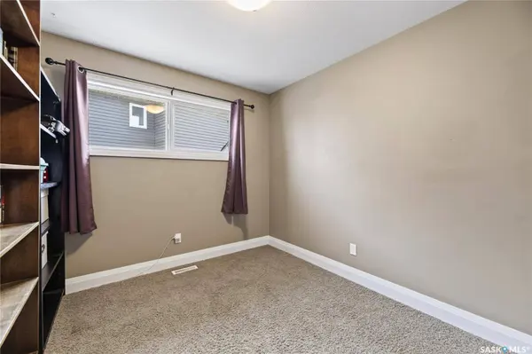1114 Hargreaves WAY, Saskatoon, SK S7R 0H2