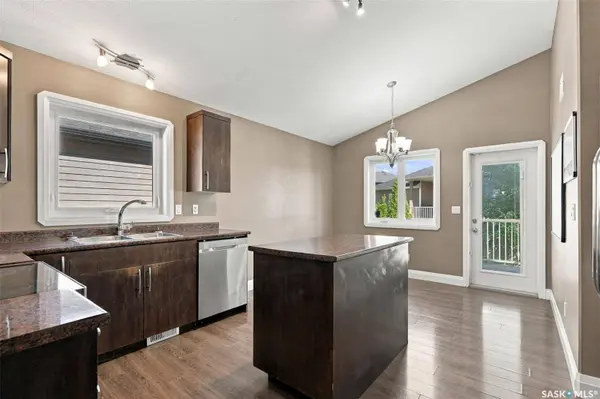 1114 Hargreaves WAY, Saskatoon, SK S7R 0H2
