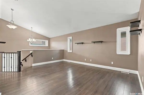 1114 Hargreaves WAY, Saskatoon, SK S7R 0H2
